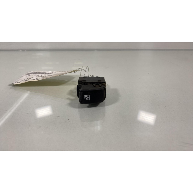 Interrupteur de leve vitre avant droit HYUNDAI MATRIX Photo n°1