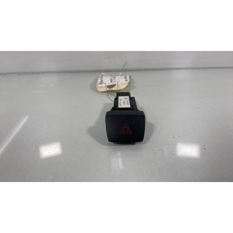 Bouton de warning MAZDA 2 2 Photo n°1