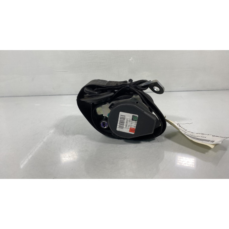 Pretensionneur de ceinture avant gauche VOLKSWAGEN GOLF 5 Photo n°1