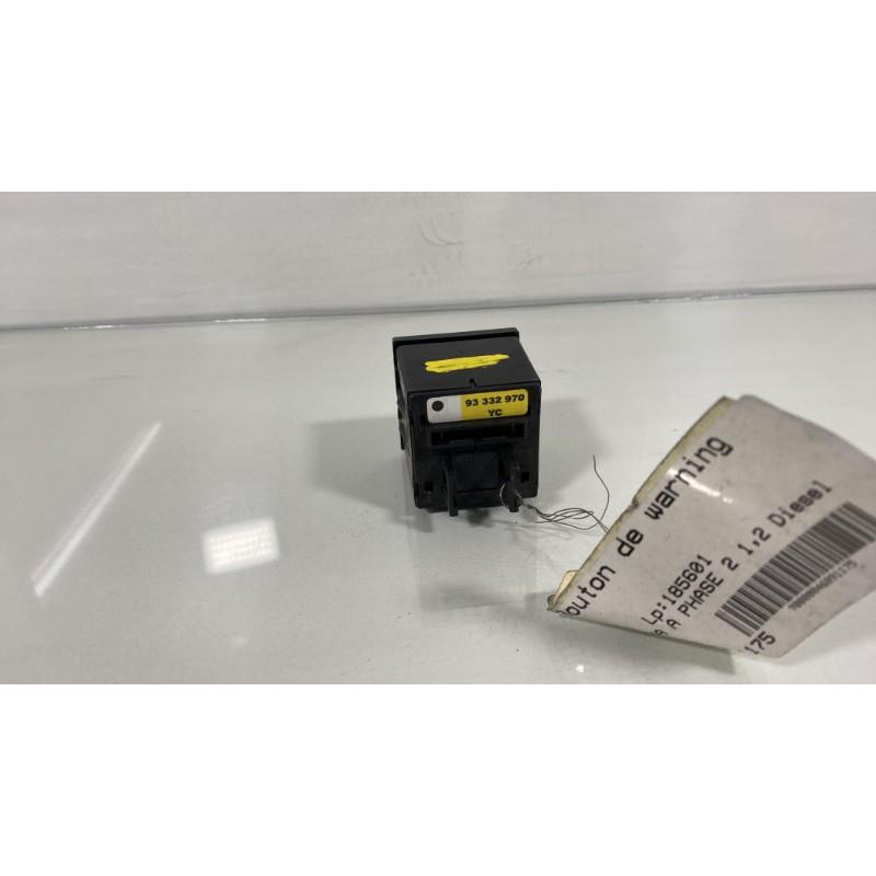 Bouton de warning OPEL MERIVA A Photo n°3
