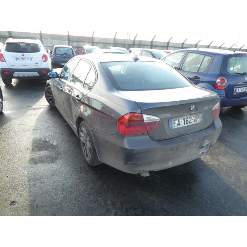 Bouton de warning BMW SERIE 3 E90 Photo n°11