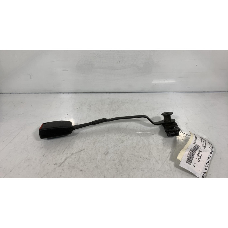 Attache ceinture avant droit VOLKSWAGEN NEW BEETLE 1 Photo n°3