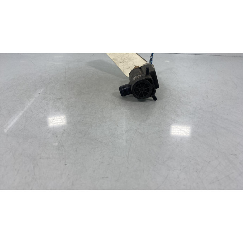 Pompe lave glace avant TOYOTA YARIS VERSO Photo n°2