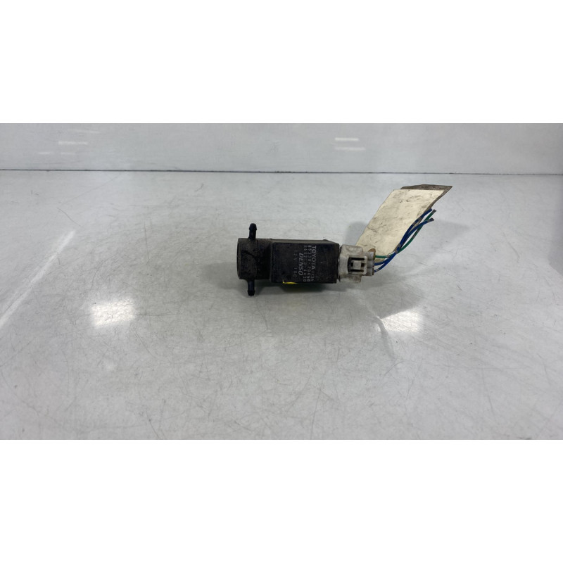 Pompe lave glace avant TOYOTA YARIS VERSO Photo n°3