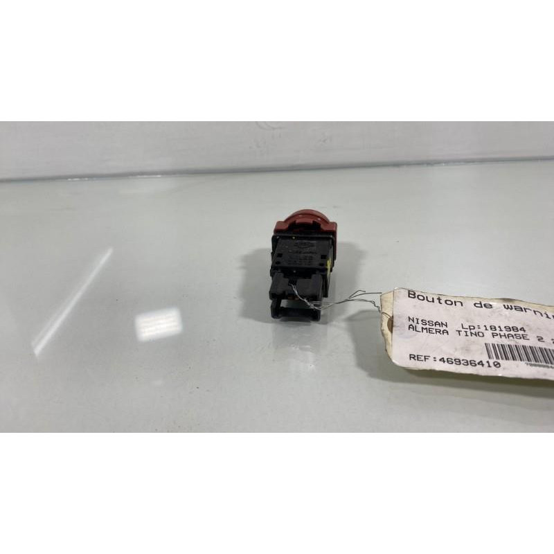 Bouton de warning NISSAN ALMERA TINO Photo n°2