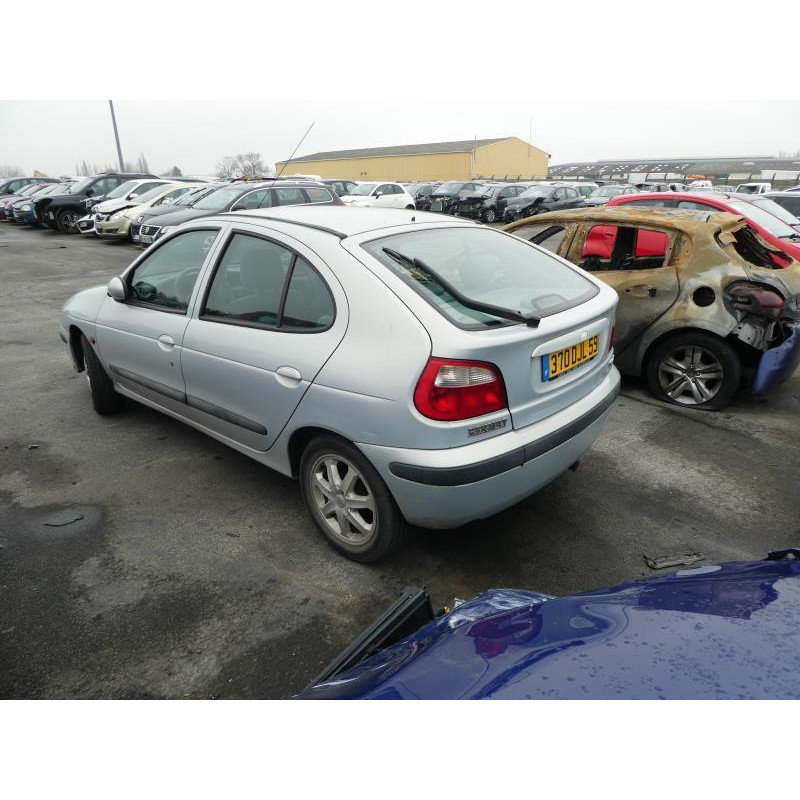 Ceinture arriere centrale RENAULT MEGANE 1 Photo n°5