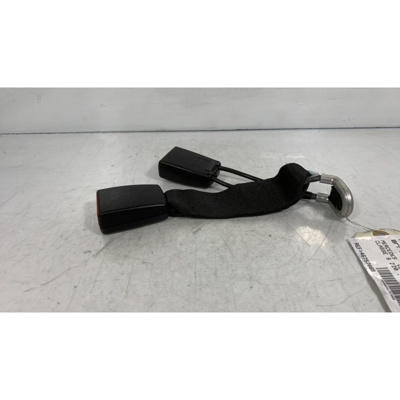 Attache ceinture arriere droit MERCEDES CLASSE S 220 Photo n°1