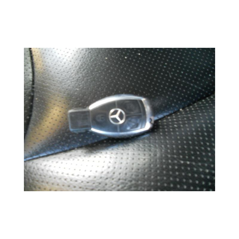 Attache ceinture arriere droit MERCEDES CLASSE S 220 Photo n°12