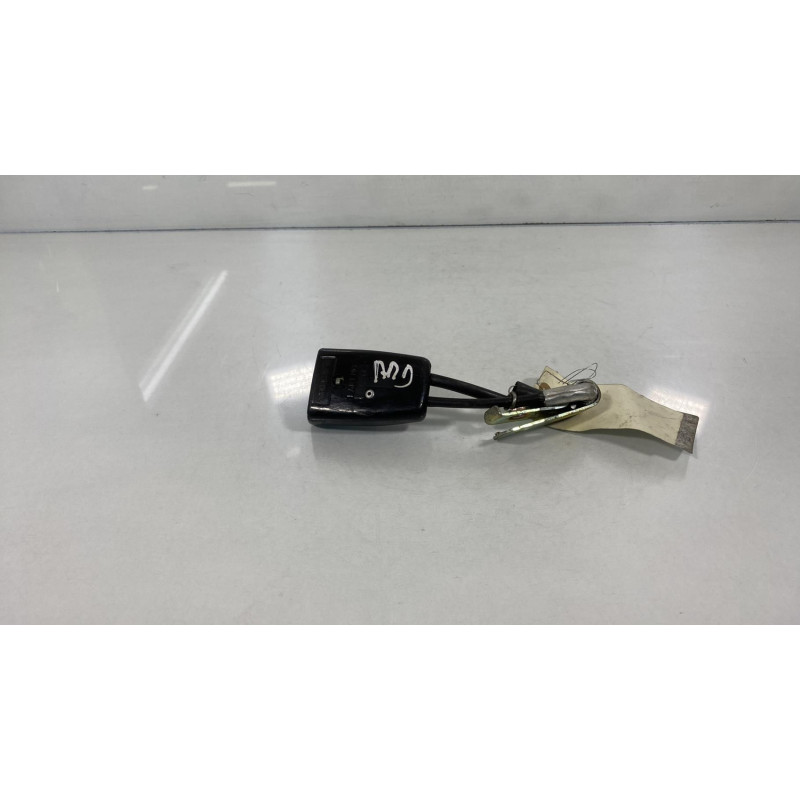 Attache ceinture arriere droit VOLVO 740 Photo n°1
