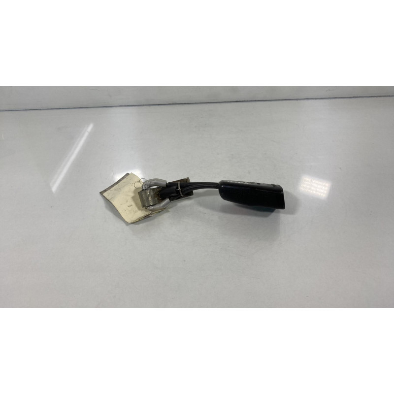 Attache ceinture arriere droit VOLVO 740 Photo n°2