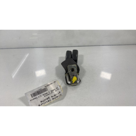 Attache ceinture arriere gauche VOLVO 740 Photo n°1