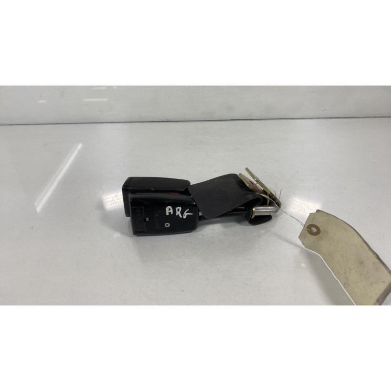Attache ceinture arriere gauche VOLVO 740 Photo n°3