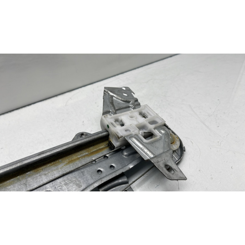 Leve vitre electrique avant droit SUZUKI SX4 2 S-CROSS Photo n°8