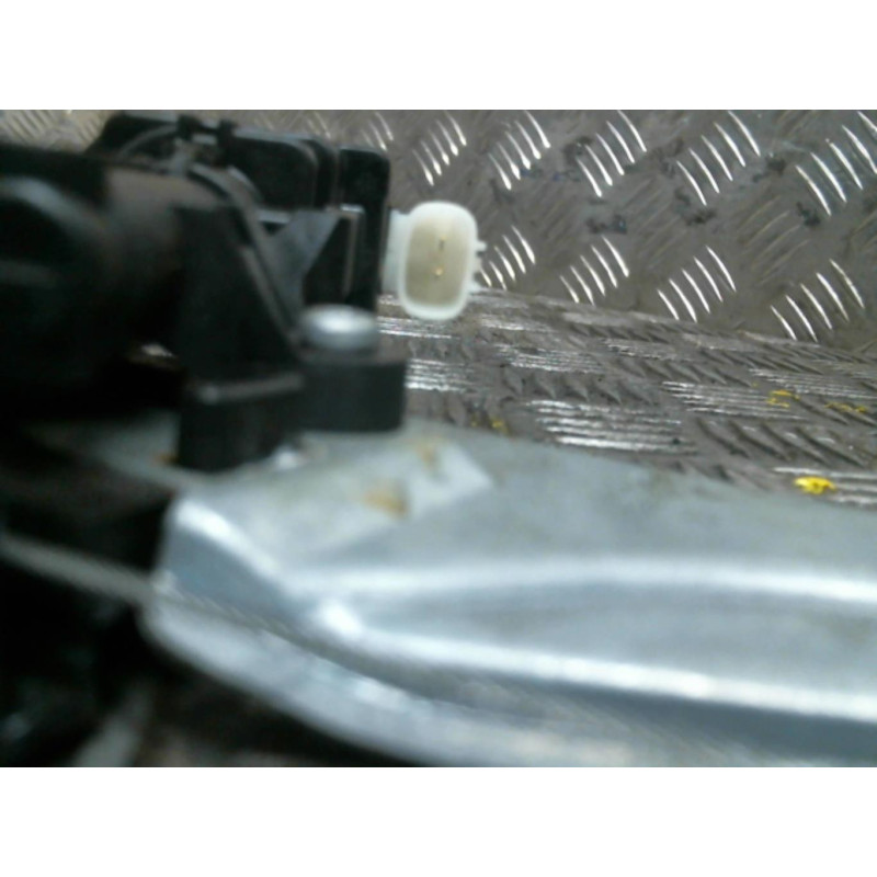 Leve vitre electrique avant droit SUZUKI SX4 2 S-CROSS Photo n°9