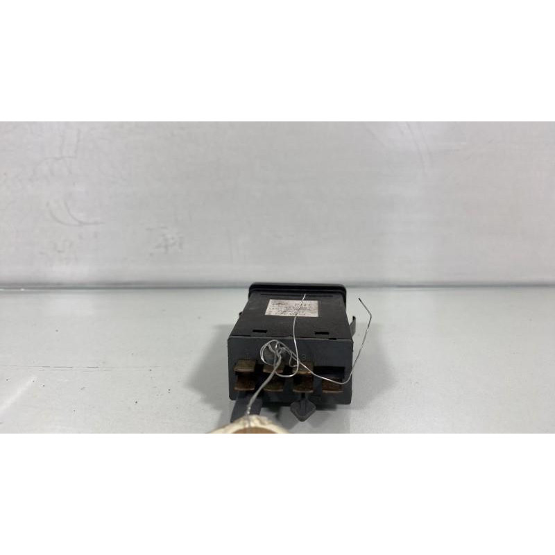 Bouton de warning FORD GALAXY 1 Photo n°1