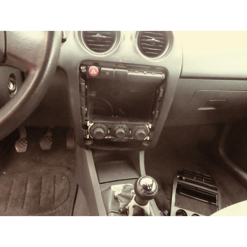 Interrupteur de leve vitre avant droit SEAT IBIZA 3 Photo n°4