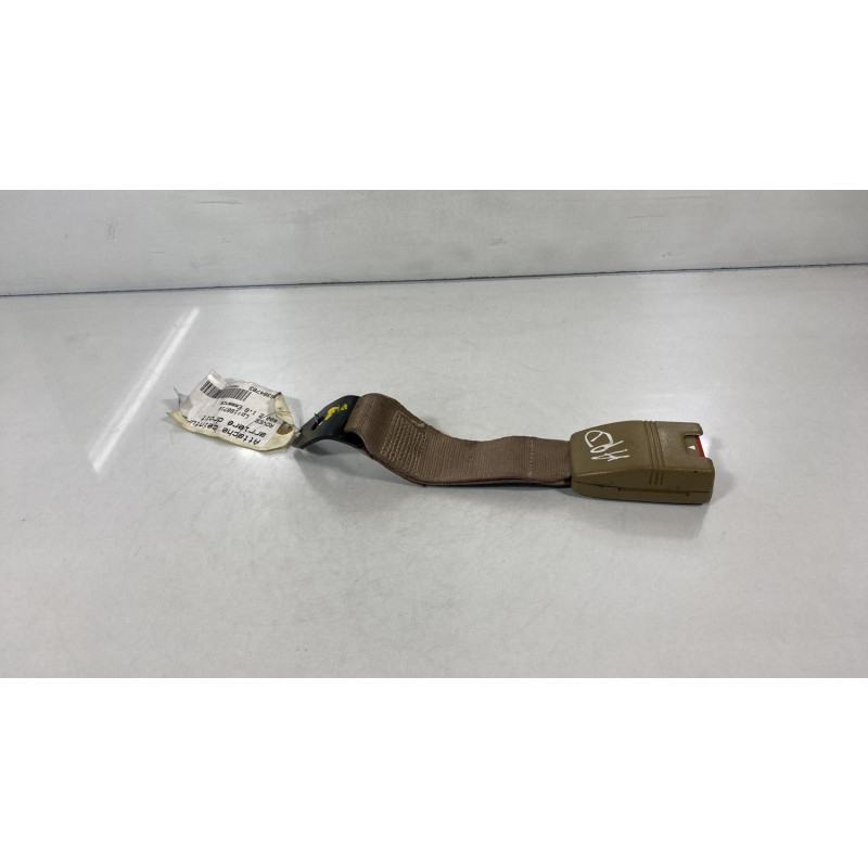 Attache ceinture arriere droit ROVER 400 2 Photo n°3