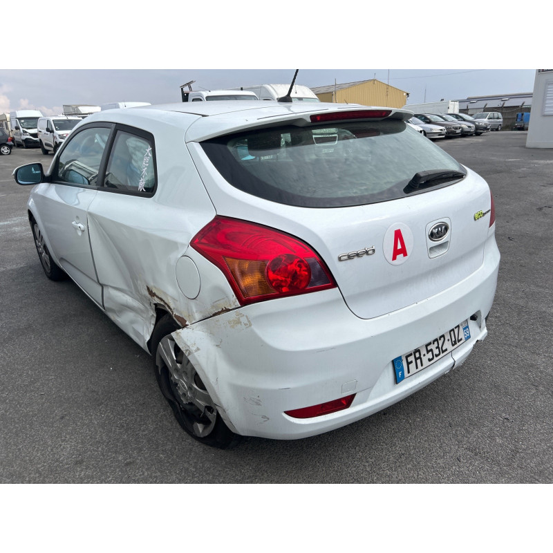 KIA PRO-CEED 1 PHASE 1 1.6 CRDI - 16V TURBO Photo n°6