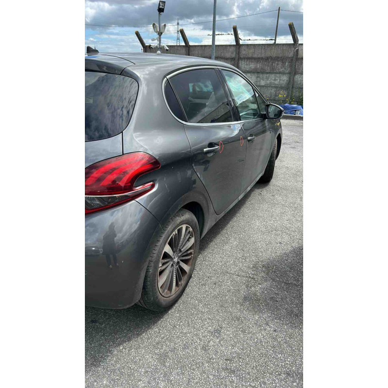 PEUGEOT 208 1 PHASE 2 1.2 PURETECH - 12V TURBO Photo n°10
