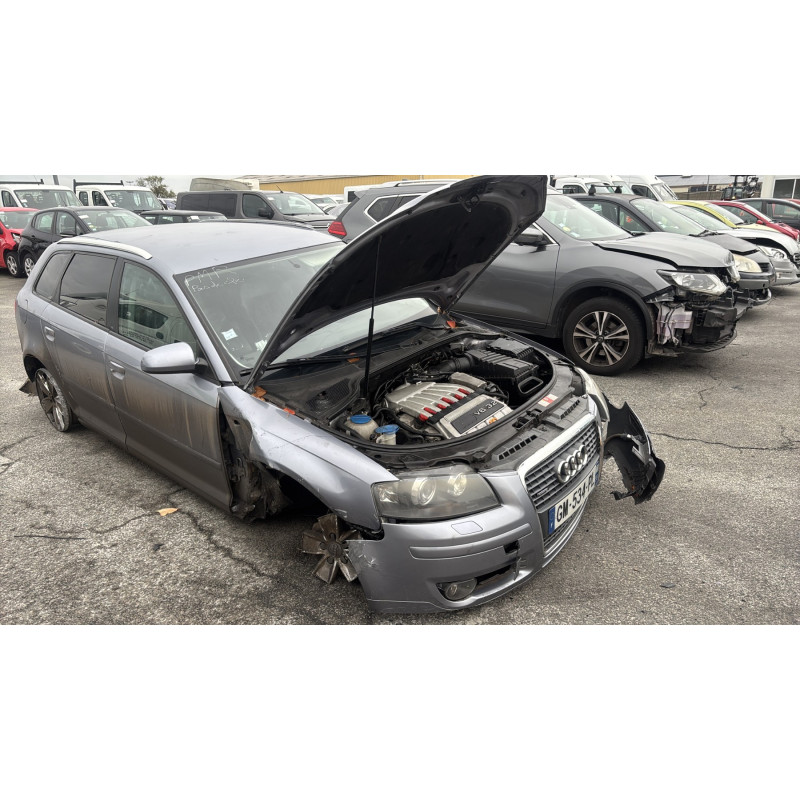 AUDI A3 2 SPORTBACK PHASE 1 3.2 FSI - 24V V6 QUATTRO 4X4 Photo n°2
