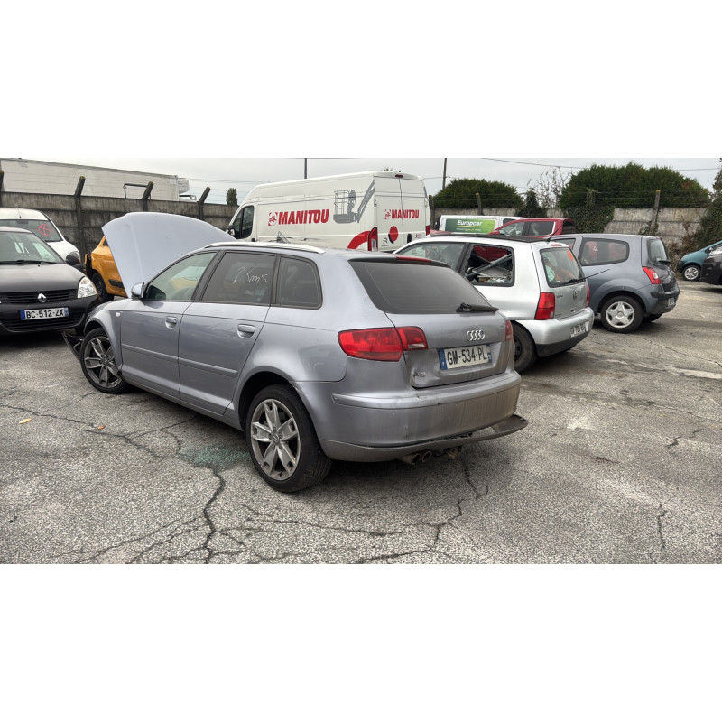 AUDI A3 2 SPORTBACK PHASE 1 3.2 FSI - 24V V6 QUATTRO 4X4 Photo n°4