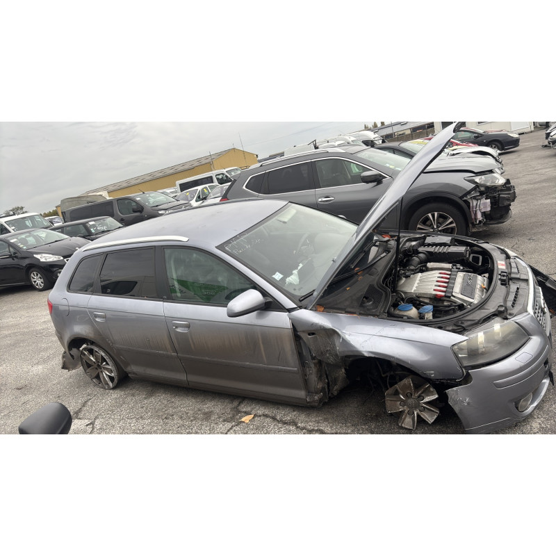 AUDI A3 2 SPORTBACK PHASE 1 3.2 FSI - 24V V6 QUATTRO 4X4 Photo n°8