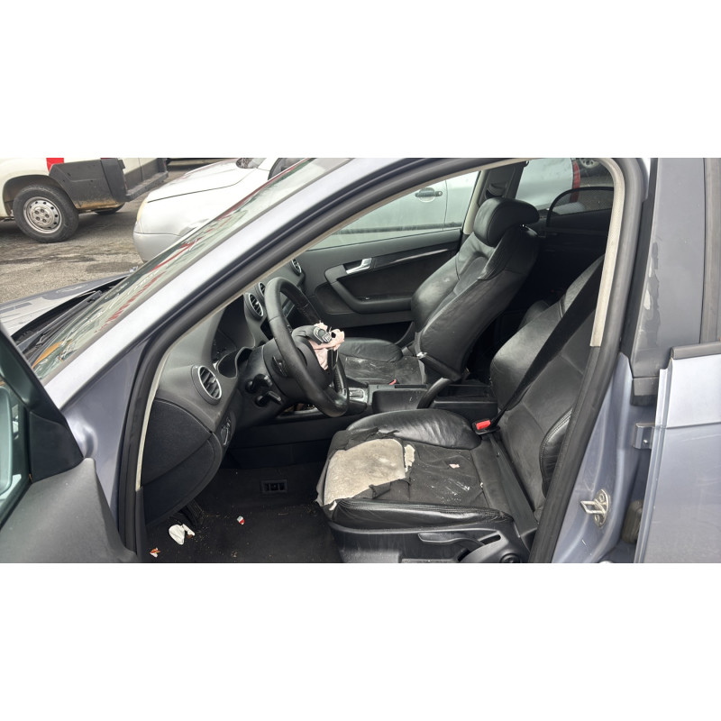 AUDI A3 2 SPORTBACK PHASE 1 3.2 FSI - 24V V6 QUATTRO 4X4 Photo n°15