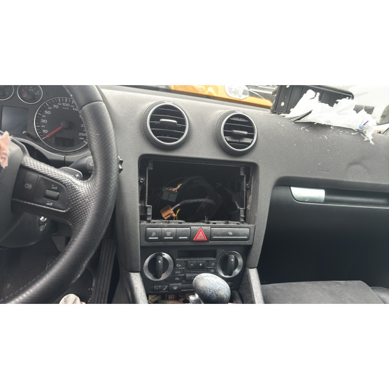 AUDI A3 2 SPORTBACK PHASE 1 3.2 FSI - 24V V6 QUATTRO 4X4 Photo n°22