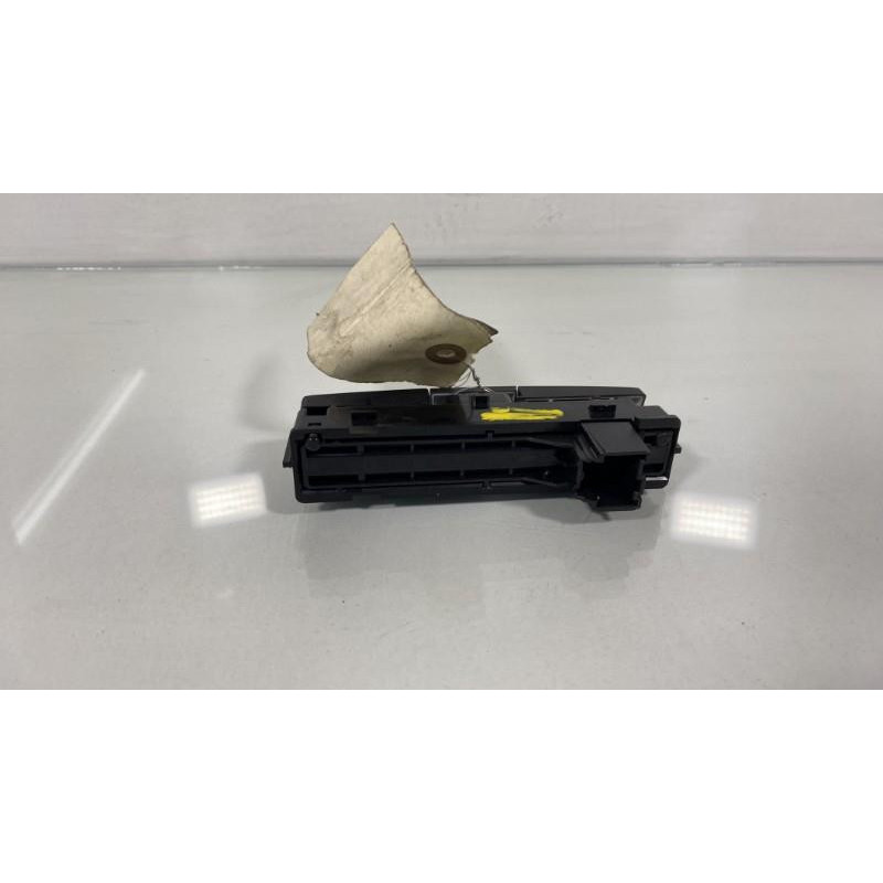 Bouton de warning OPEL ASTRA J Photo n°3
