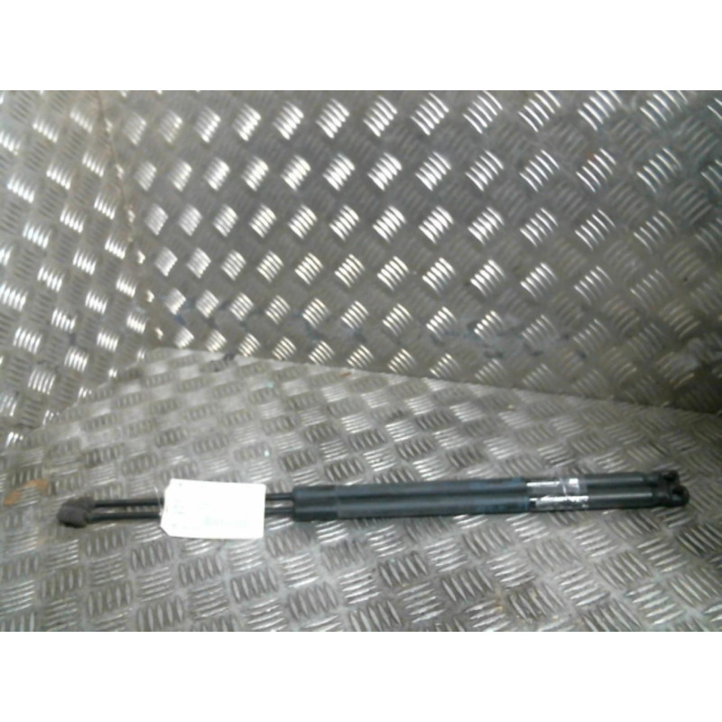 Verin de coffre OPEL ASTRA J Photo n°1