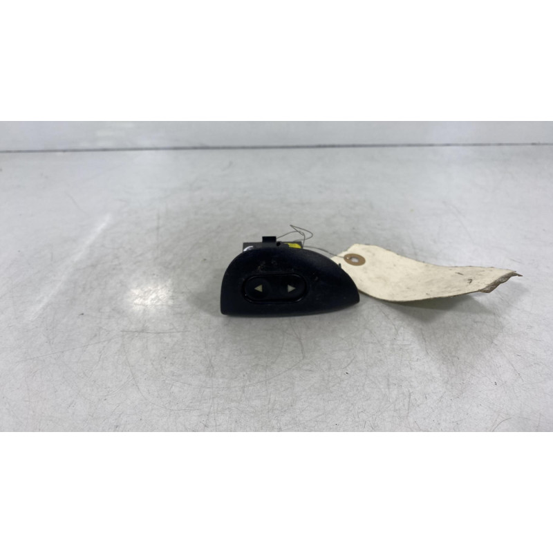 Interrupteur de leve vitre avant droit FIAT SEICENTO Photo n°2