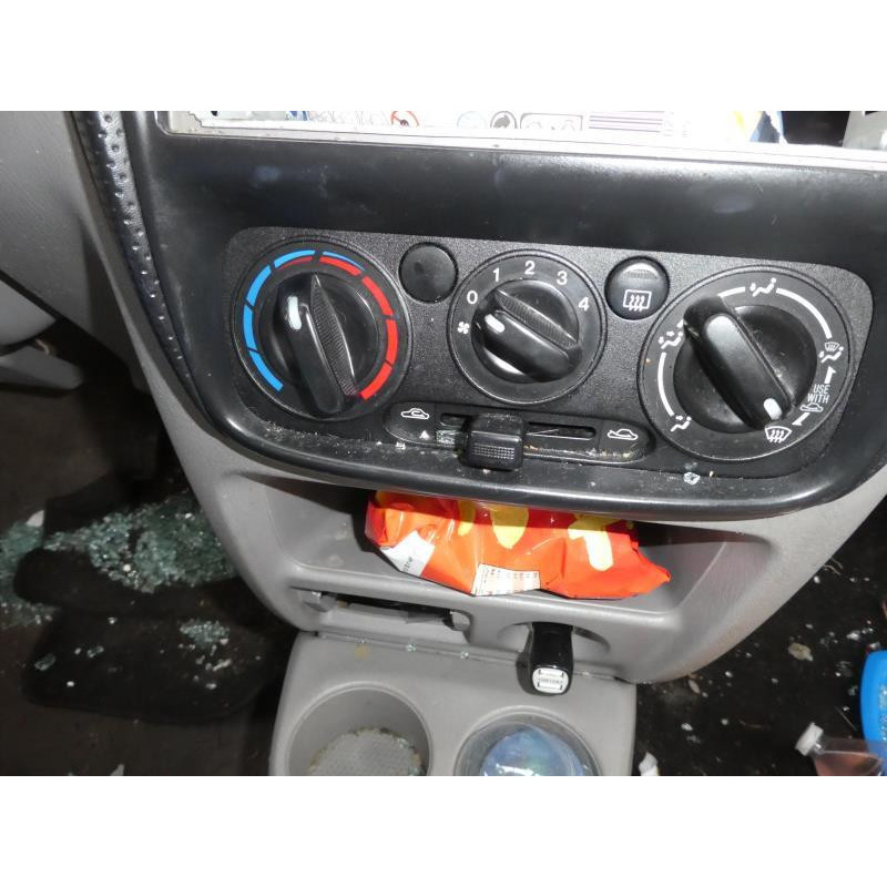 Compteur MAZDA DEMIO Photo n°6
