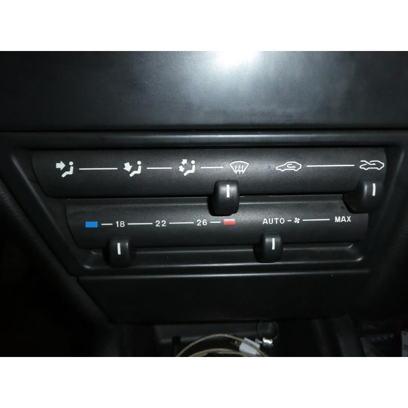Attache ceinture arriere droit CITROEN XANTIA Photo n°8