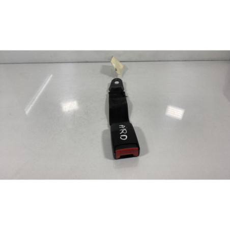Attache ceinture arriere droit PEUGEOT 309 Photo n°1