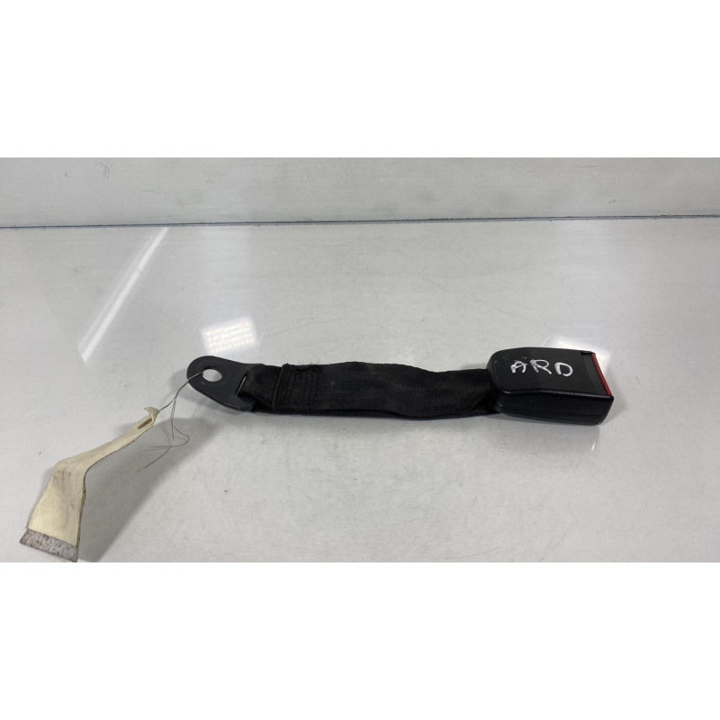 Attache ceinture arriere droit PEUGEOT 309 Photo n°2