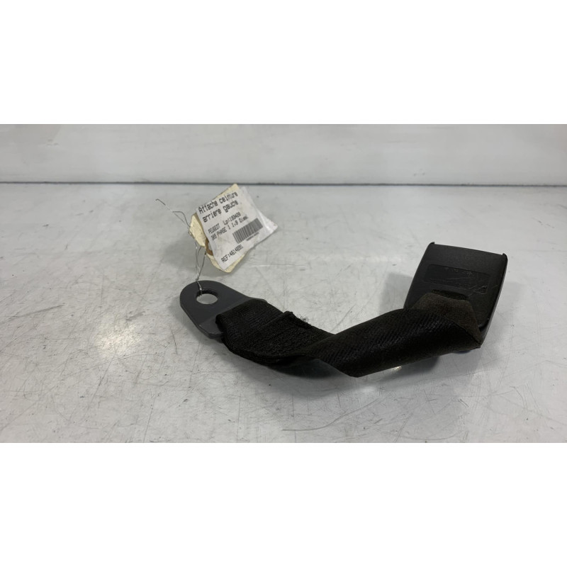 Attache ceinture arriere gauche PEUGEOT 309 Photo n°2
