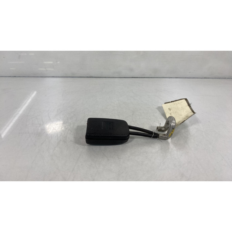 Attache ceinture arriere droit VOLKSWAGEN PASSAT 4 Photo n°2