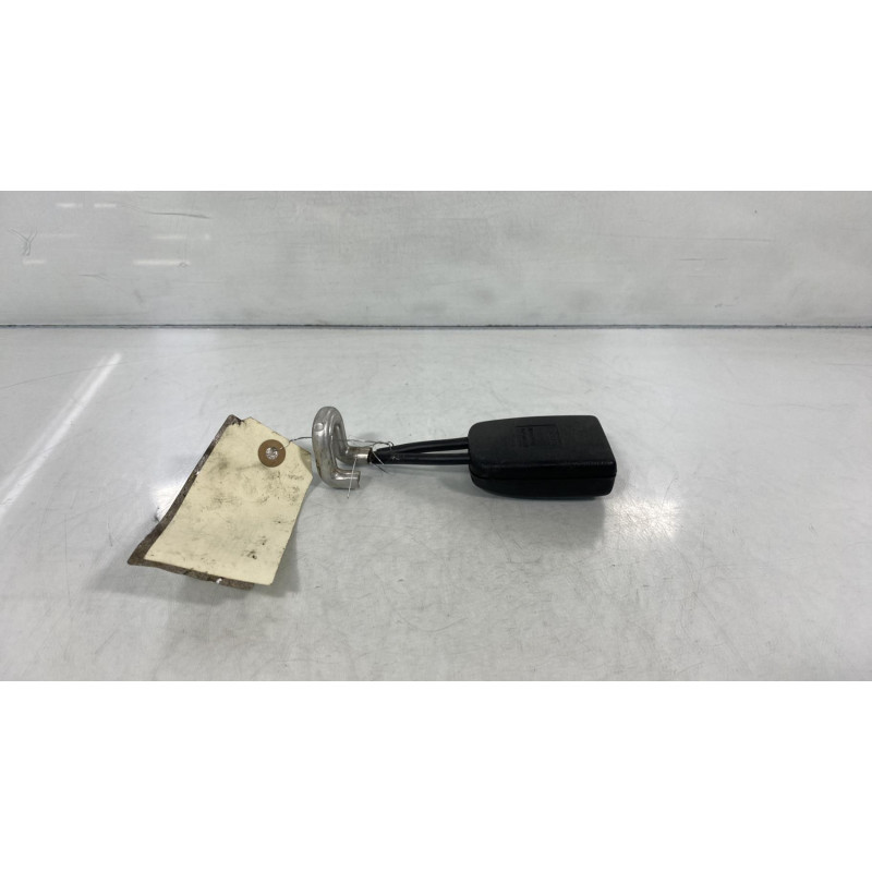 Attache ceinture arriere droit VOLKSWAGEN PASSAT 4 Photo n°3