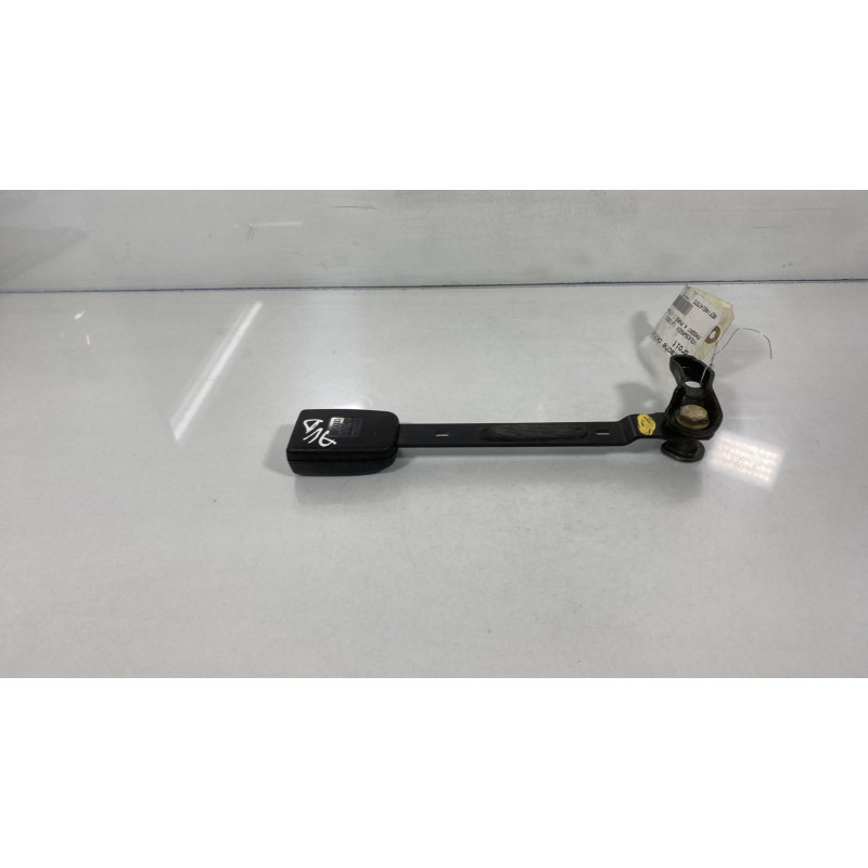 Attache ceinture avant droit VOLKSWAGEN PASSAT 4 Photo n°3