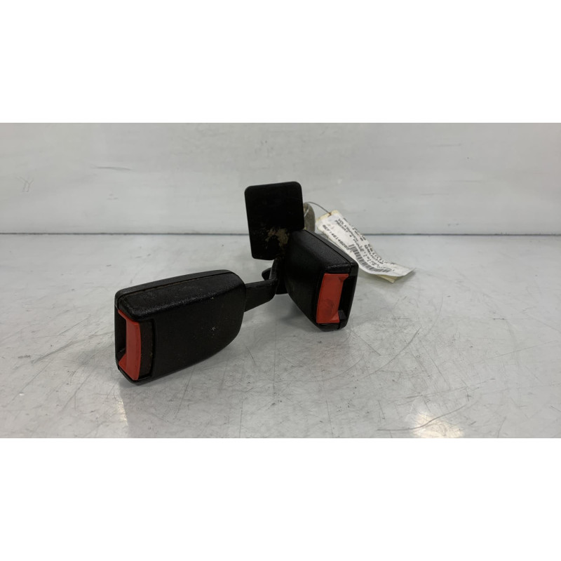 Attache ceinture arriere gauche VOLKSWAGEN PASSAT 4 Photo n°1