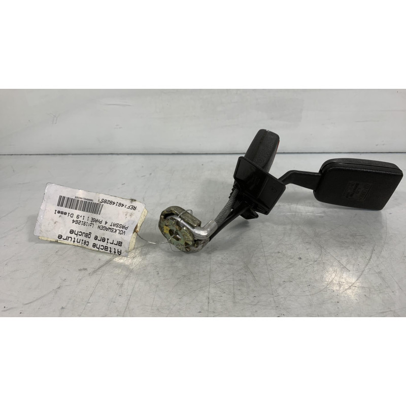 Attache ceinture arriere gauche VOLKSWAGEN PASSAT 4 Photo n°2