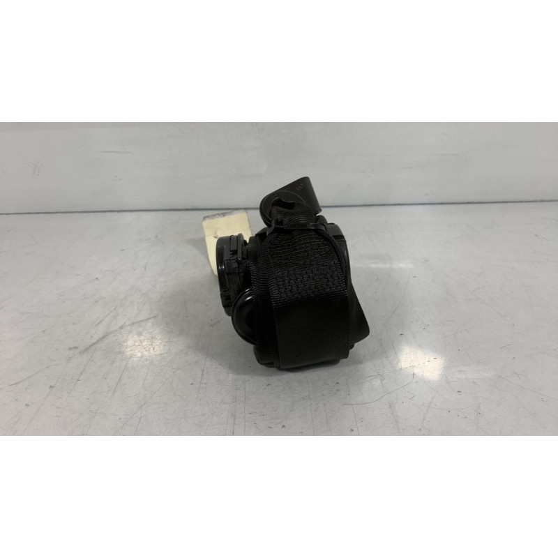 Ceinture arriere gauche VOLKSWAGEN FOX Photo n°3