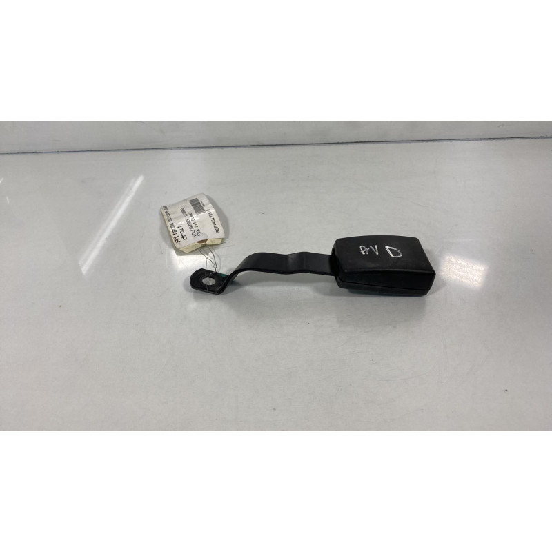 Attache ceinture avant droit VOLKSWAGEN FOX Photo n°3