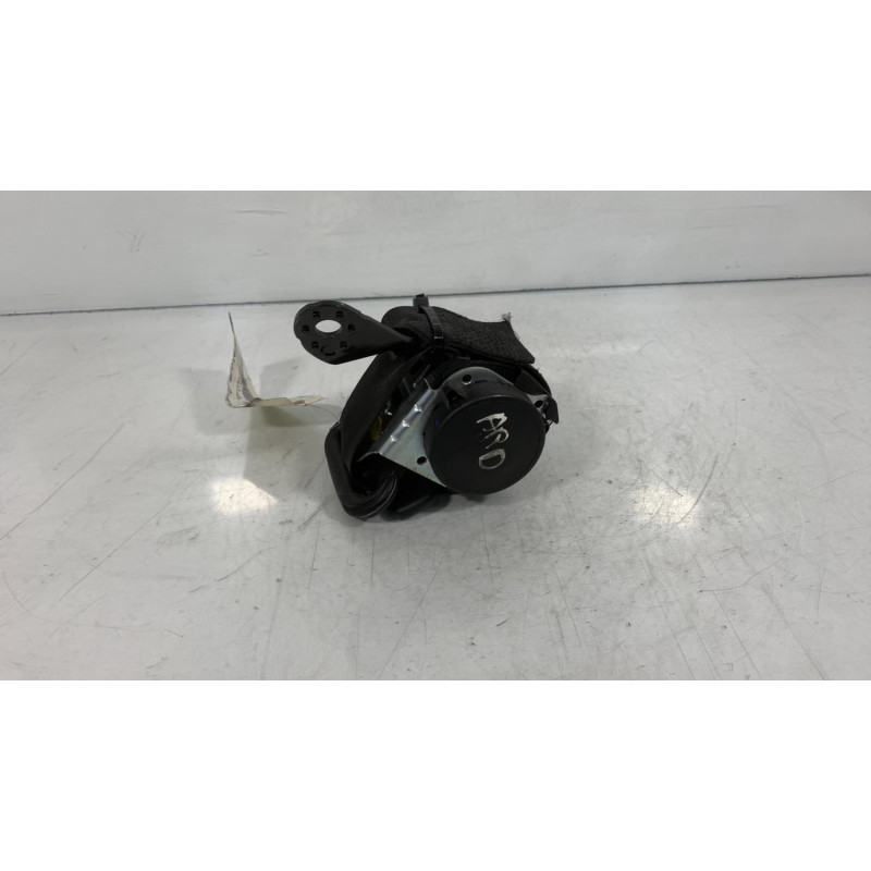 Ceinture arriere droit VOLKSWAGEN POLO 4 Photo n°3