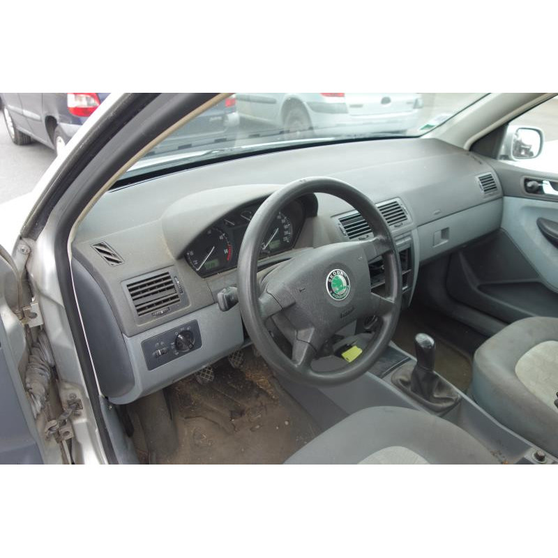 Traverse superieure SKODA FABIA 1 Photo n°6