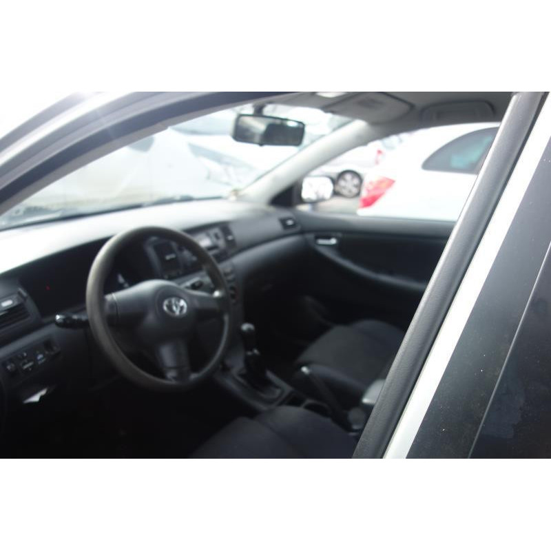 Attache ceinture avant gauche TOYOTA COROLLA 10 Photo n°5