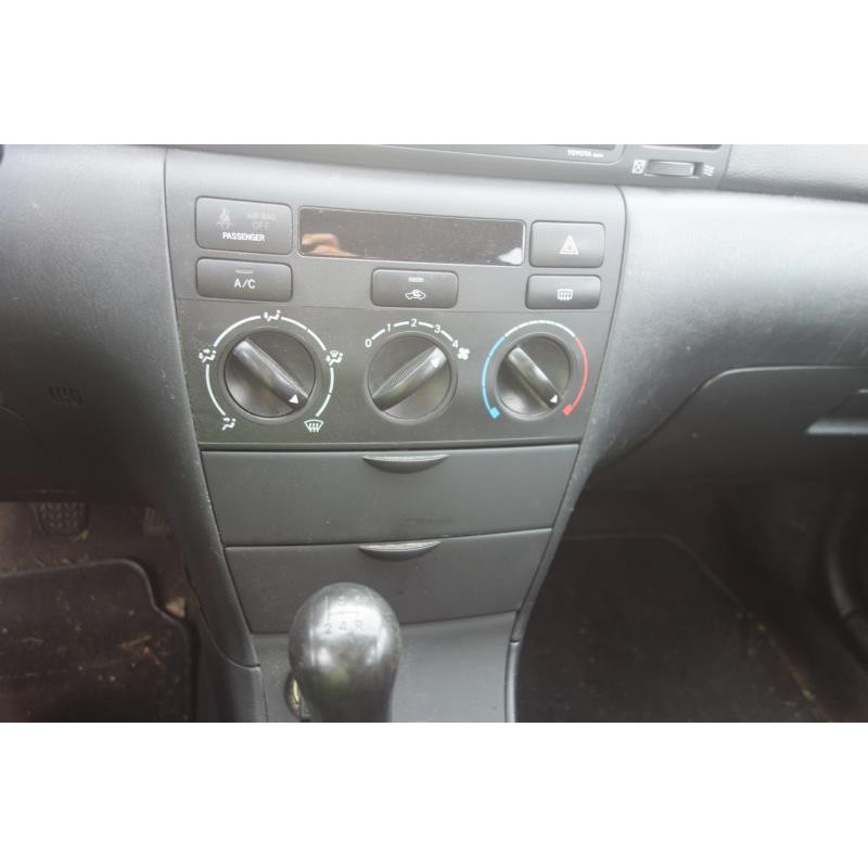 Attache ceinture avant gauche TOYOTA COROLLA 10 Photo n°7