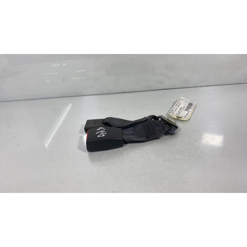 Attache ceinture arriere droit KIA CERATO Photo n°1