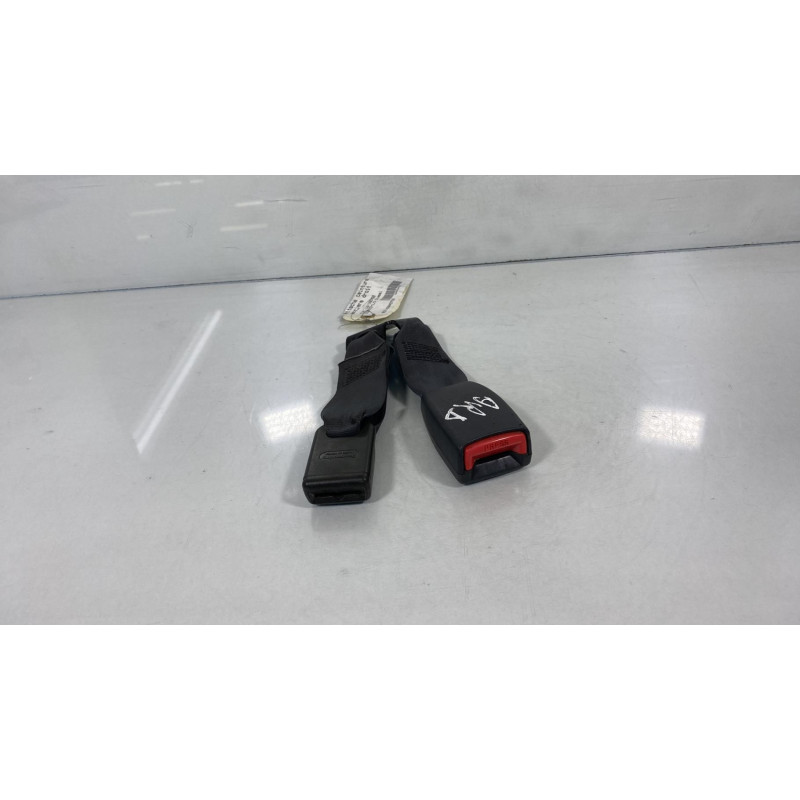 Attache ceinture arriere droit KIA CERATO Photo n°2