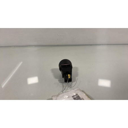 Bouton de warning NISSAN JUKE Photo n°1